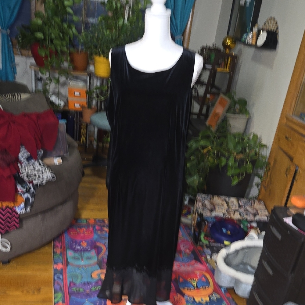 Jessica Howard Black Velvet Dress